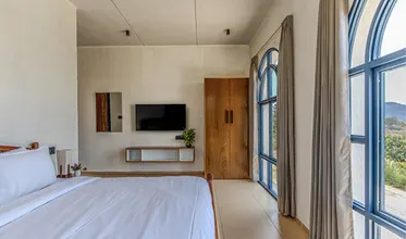 Romantic couple room at luxury resort in Anaikatti